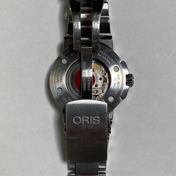 Men’s Oris Aquis Date 43mm Watch - Picture 9 of 16